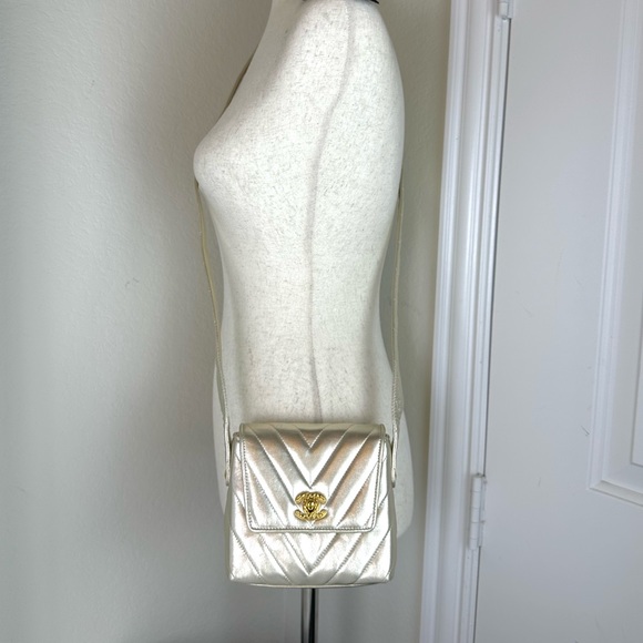 CHANEL MINI FLAP BAG GOLD LAMBSKIN LEATHER GHW - Picture 3 of 9
